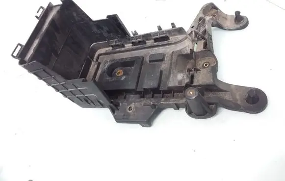 Audi A3 S3 A3 Sportback 8P Battery tray 1K0915333C 1K0915336B