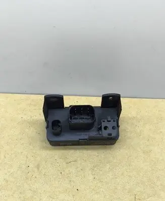 Mercedes-Benz E W211 Glow plug pre-heat relay E2119120720A5