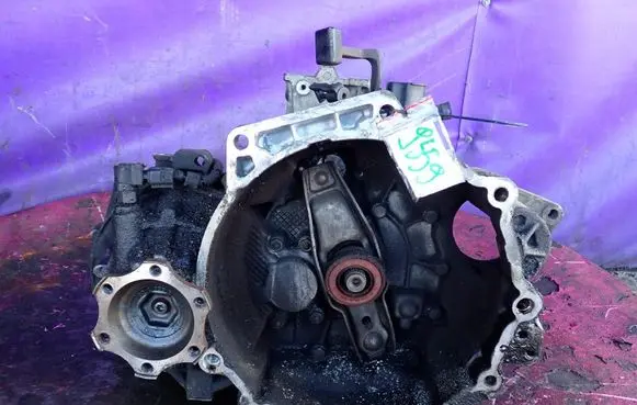 Volkswagen Golf IV Manual 5 speed gearbox ECW