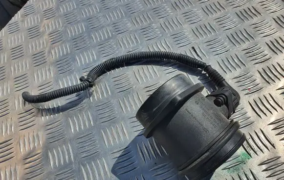 Volvo V70 Mass air flow meter 9470640