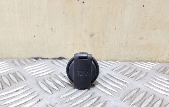 KIA Rio 12 V Socket (front) 