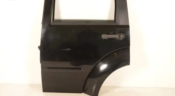 Dodge Nitro Rear door