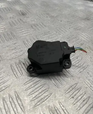 Land Rover Evoque I Air flap motor/actuator L1607526 19E616 F7138