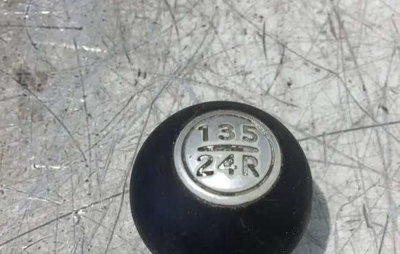 Hyundai H-1, Starex, Satellite Gear lever shifter trim leather/knob