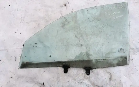 Hyundai Sonata Front door window glass four-door