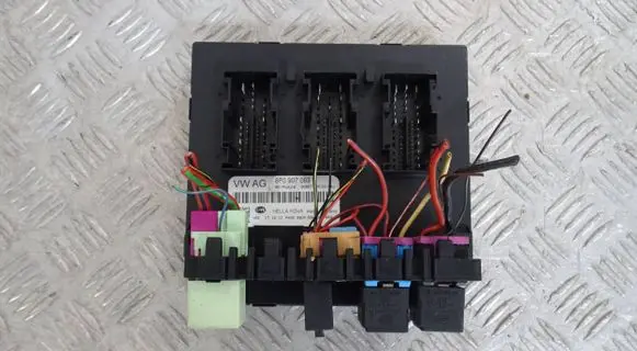 Audi A3 S3 8P Comfort/convenience module 8P0907063N