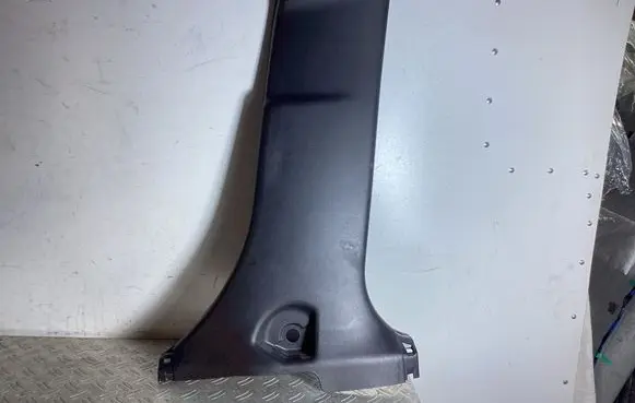 (B) pillar trim (bottom)