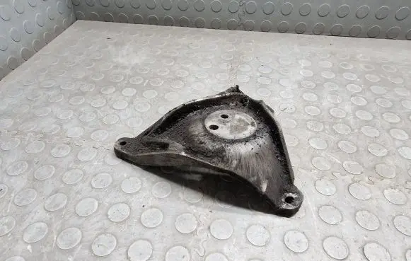 BMW 5 E39 Engine mounting bracket 1096080