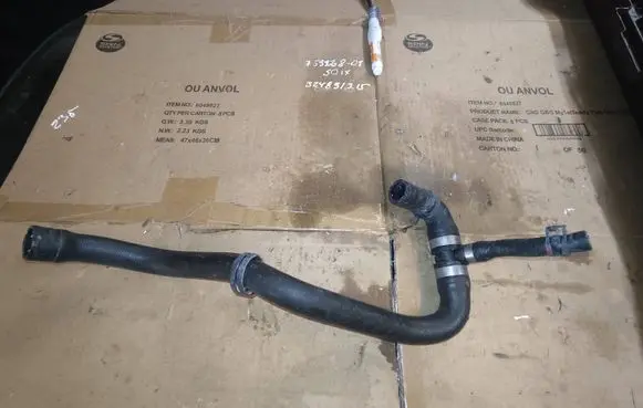 Mercedes-Benz GL X166 Engine coolant pipe/hose A1668304996