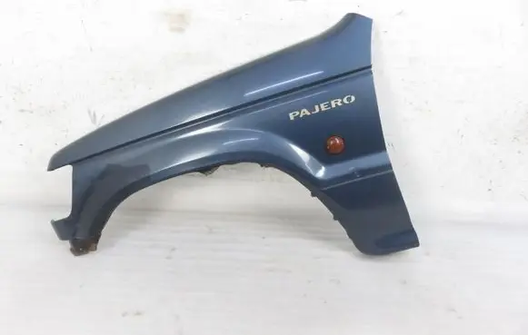 Mitsubishi Pajero Fender