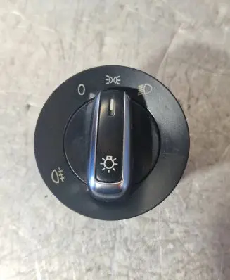 Volkswagen Jetta VI Light switch