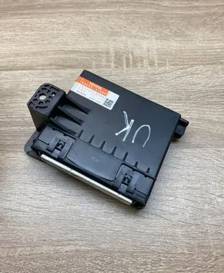 Toyota Prius (XW30) Air conditioner control unit module 8865047060 1777000184