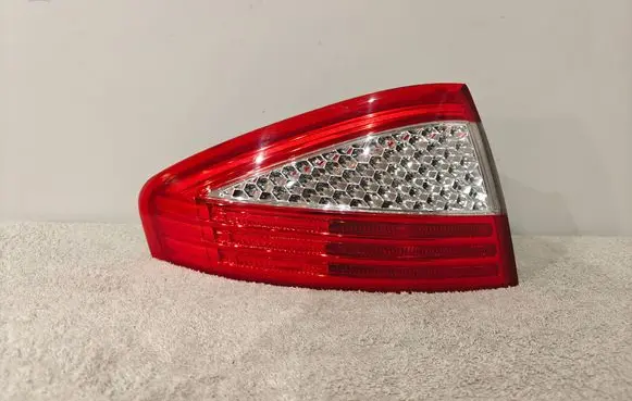 Ford Mondeo MK IV Rear/tail lights 7S7113405A
