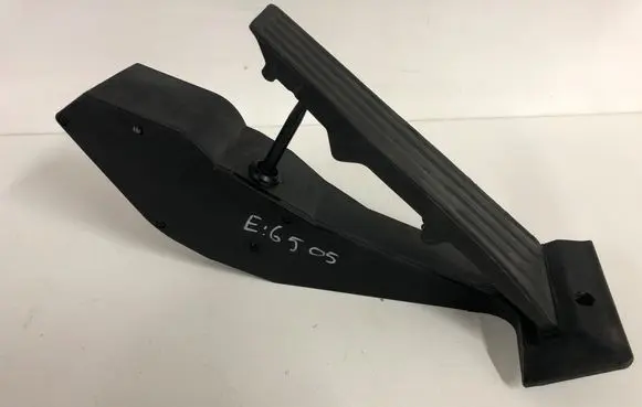 BMW 7 E65 E66 Accelerator throttle pedal 6766930