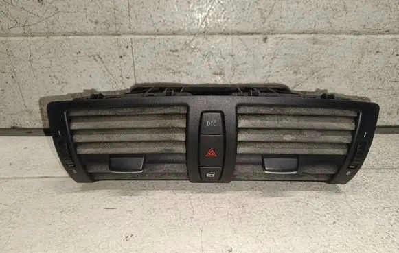 BMW 1 E81 E87 Dash center air vent grill 705918912