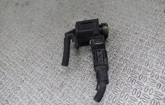Audi A2 Turbo solenoid valve 1J0906283A