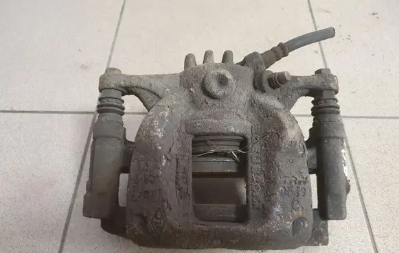 Opel Vivaro Front brake caliper