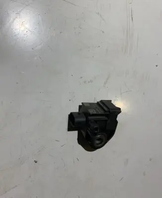 Mercedes-Benz E W213 Airbag deployment crash/impact sensor A2139051300