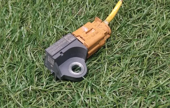Hyundai Santa Fe Airbag deployment crash/impact sensor 959302W000