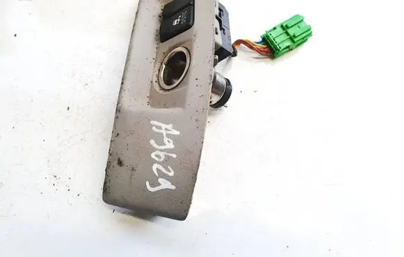 Volvo V50 ESP (stability program) switch 8691530 8686026