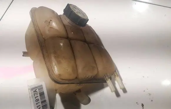 Ford Focus Coolant expansion tank/reservoir 3M5H8K218