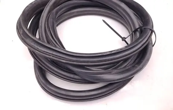 Mercedes-Benz Sprinter W906 Rubber seal front coupe door 