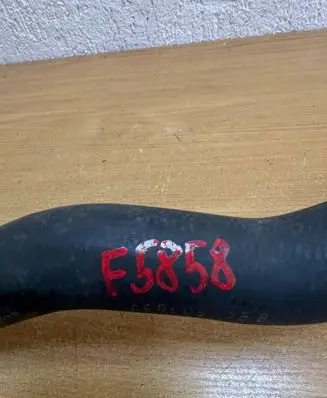 Mercedes-Benz S W221 Engine coolant pipe/hose A2215010784 F5858