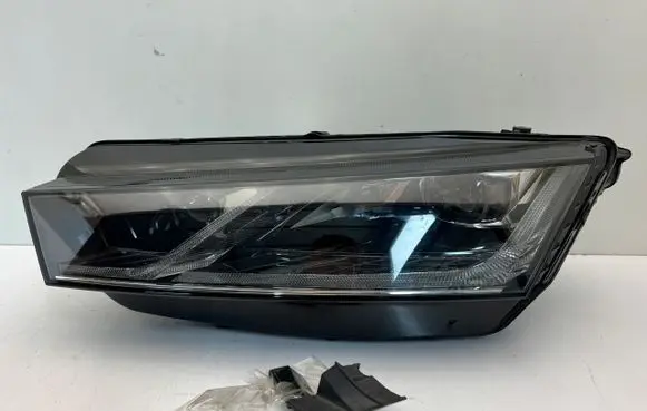 Skoda Octavia Mk4 Headlight/headlamp