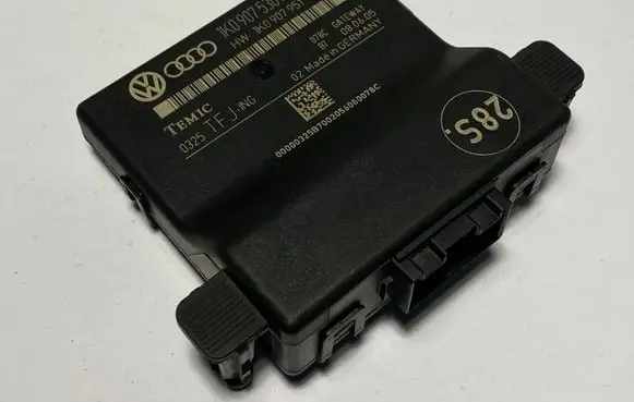 Skoda Octavia Mk2 (1Z) Gateway control module 1K0907530F 1K0907951
