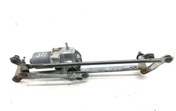 Volkswagen Scirocco Front wiper linkage and motor 1K0955119 1K0955119B