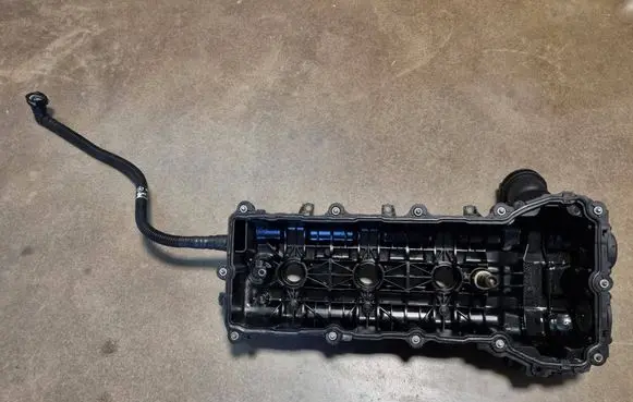 Chrysler Pacifica Rocker cam cover 04893801AE
