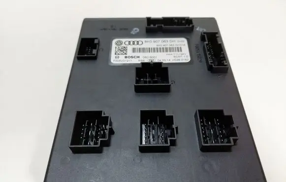 Audi A4 S4 B8 8K Comfort/convenience module 8K0907063DH