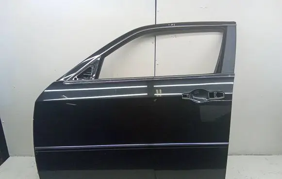 Chrysler 300 - 300C Front door
