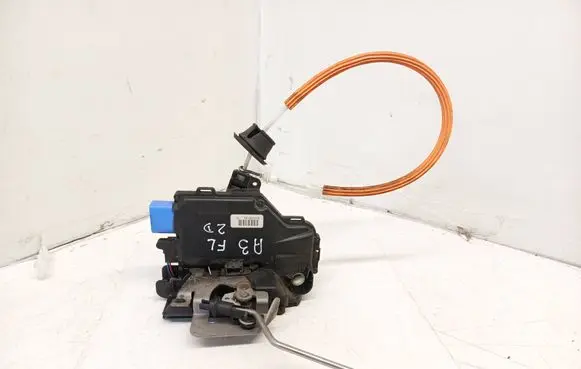 Audi A3 S3 8P Front door lock 4E1837015