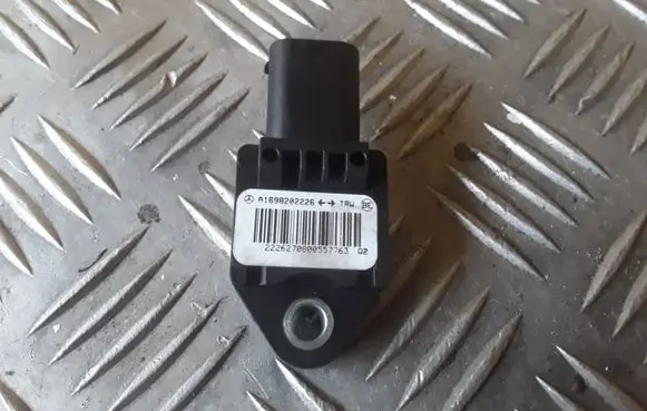 Mercedes-Benz A W169 Airbag deployment crash/impact sensor A1698202226
