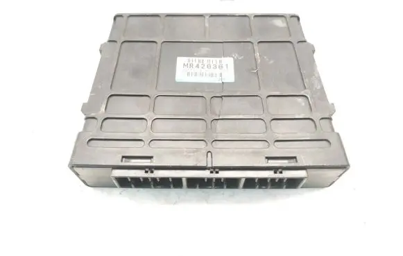 Mitsubishi Carisma Engine control unit/module MR420361 E2T73376