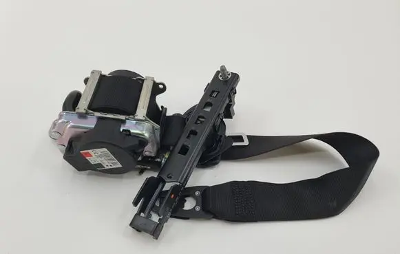 Mercedes-Benz C W205 Front seatbelt 622765700