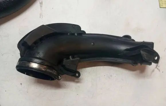 Intake resonator