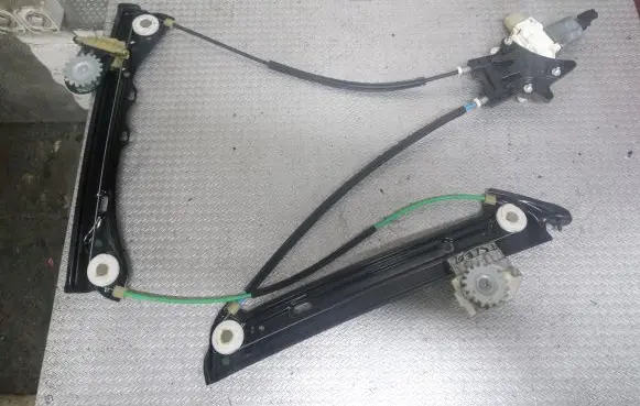 Front door window regulator with motor