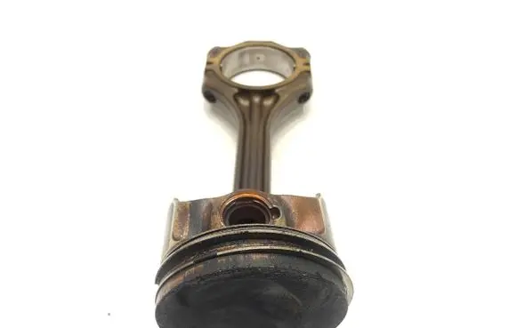 Seat Altea XL Piston with connecting rod CAX