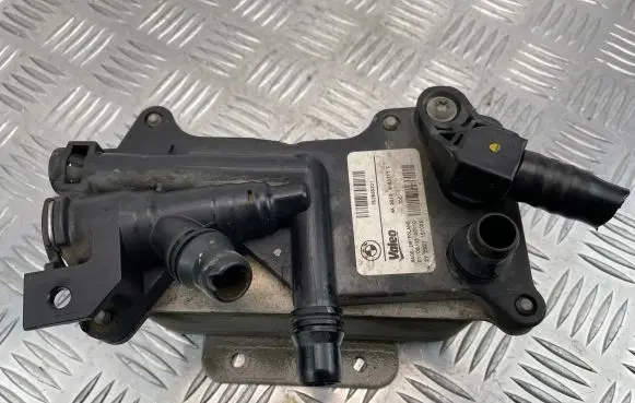 BMW 5 GT F07 Engine oil radiator 763858201 272927197025 M153717C