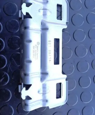 Rear door exterior handle/bracket