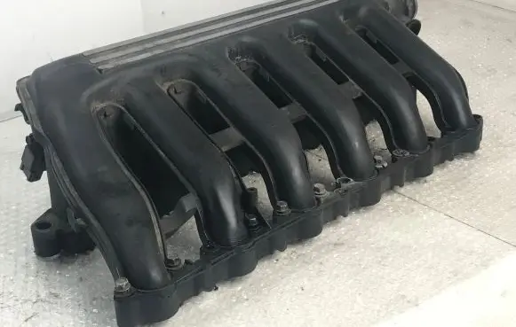 BMW 5 E39 Intake manifold 2247439