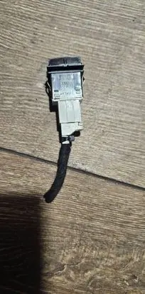 Audi A3 S3 8P ESP (stability program) switch 8P0927134C 9751282