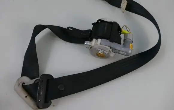 Mazda 2 Front seatbelt