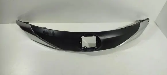 Toyota Sienna XL40 IV Front bumper upper radiator grill