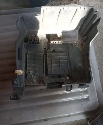 Renault Megane II Battery tray 8200467409a