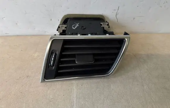 Mercedes-Benz ML W166 Dashboard side air vent grill/cover trim A1668302254