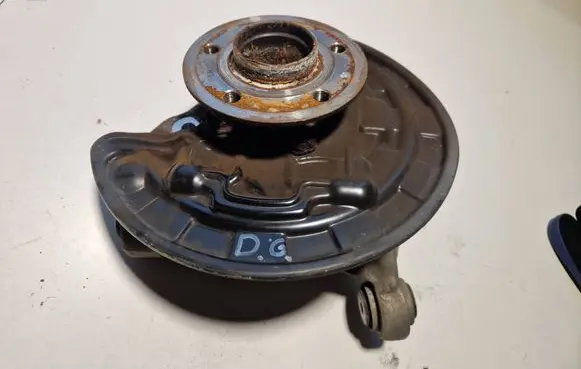 Mercedes-Benz CLA C118 X118 Rear wheel hub 2470600 A2473560000