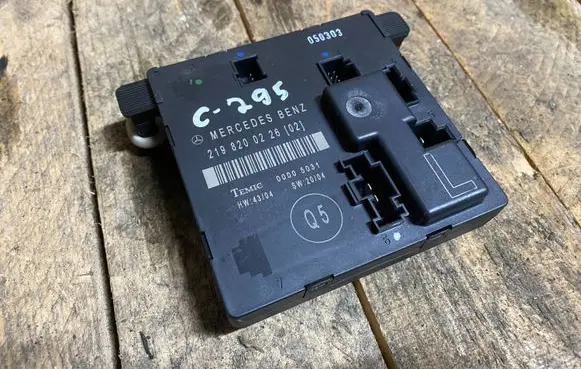 Mercedes-Benz CLS C218 X218 Door control unit/module a2198200226 2198200226